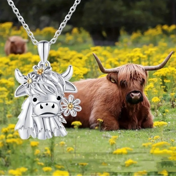 Highland Cow Pendant Silver Necklace - Picture 3 of 4
